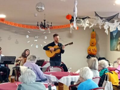 A musical afternoon at Scoonie House