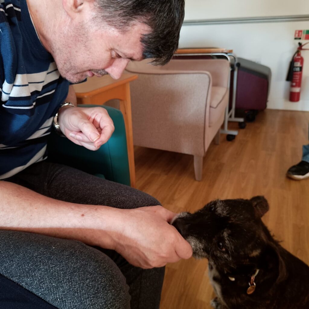 Pets As Therapy visits Acacia Care Centre