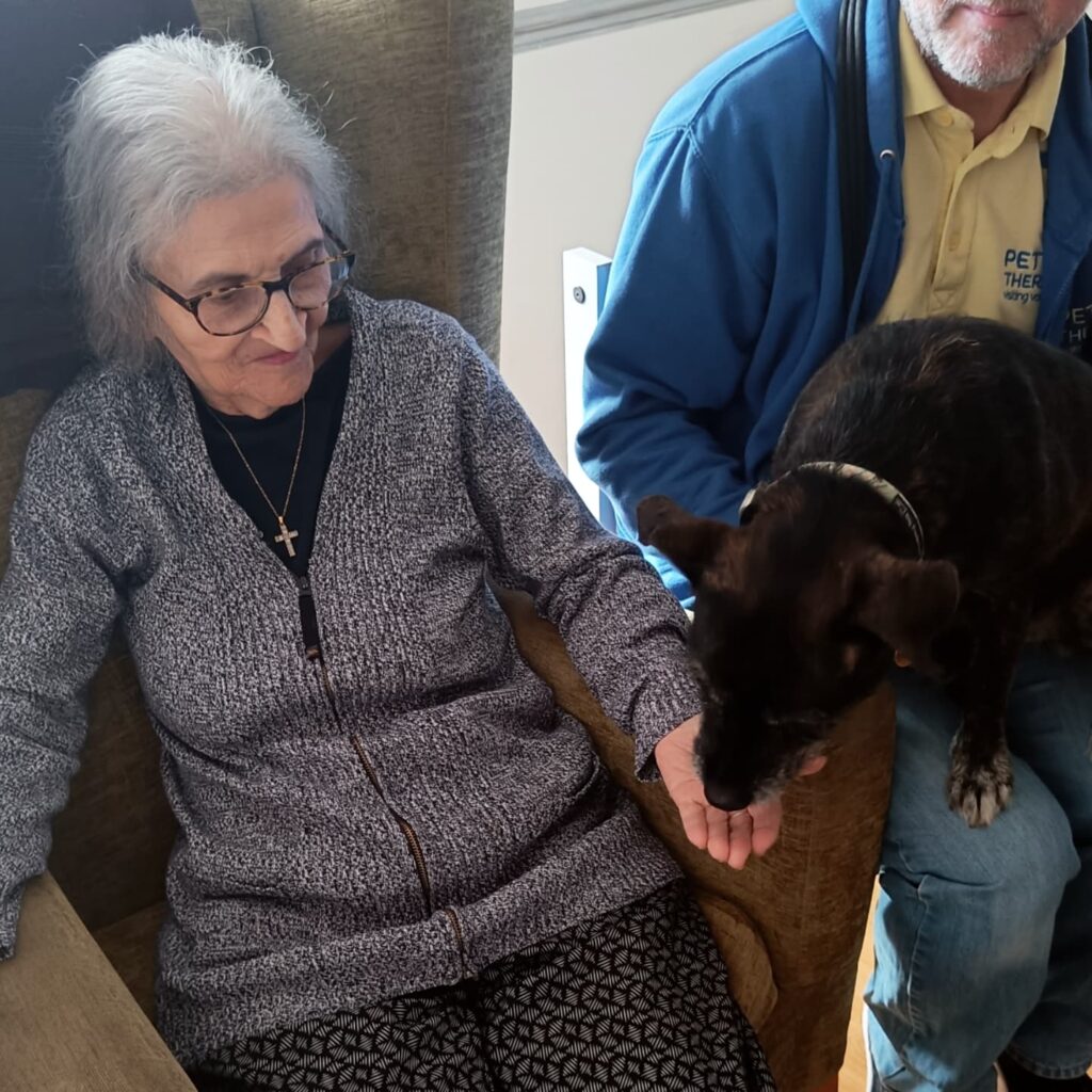 Pets As Therapy visits Acacia Care Centre